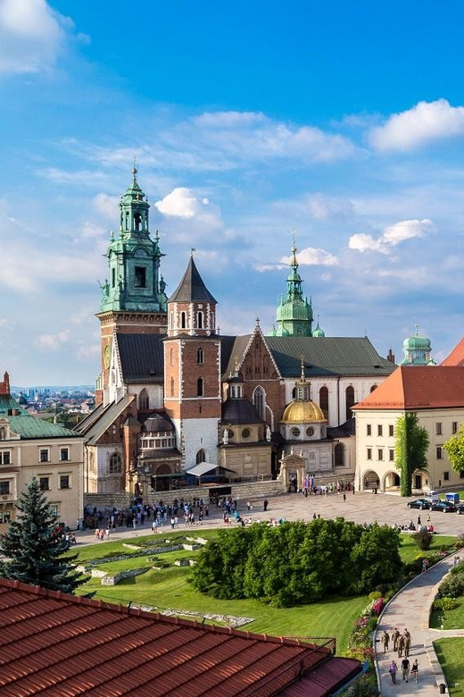Guided Tour of the Wawel Castle & Cathedral in Cracow - Wawel Cathedral: Chapels, Coronations, and the Gilded Details