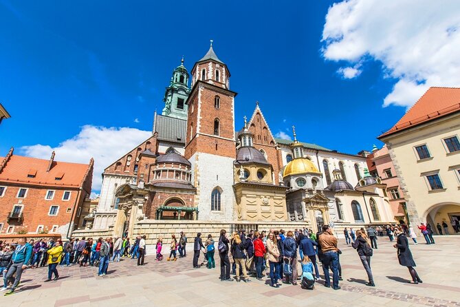 Guided tour of Wawel Castle, Cathedral and St. Mary's Basilica - Wawel Royal Castle, Cathedral, and St. Mary’s in one guided loop