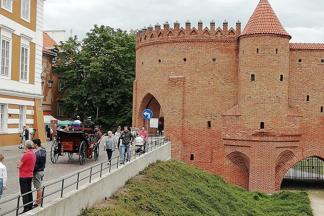 Half-Day Warsaw Layover Tour by Minivan with Airport Pickup - Royal Łazienki Park: gardens, palace views, and an easy start