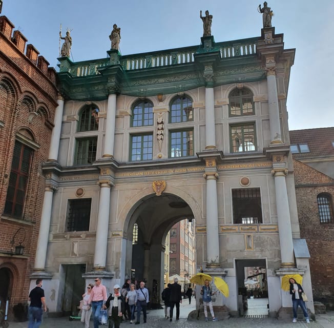 Historic City Center Tour Gdansk in German - The Medieval Crane: The Story of Work, Muscle, and Trade