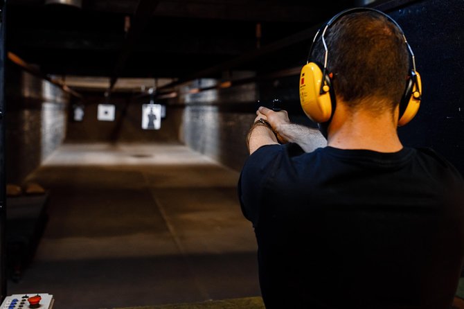Indoor Shooting Range in Warszawa Package 2 - A 45-minute taste of shooting culture in Warsaw