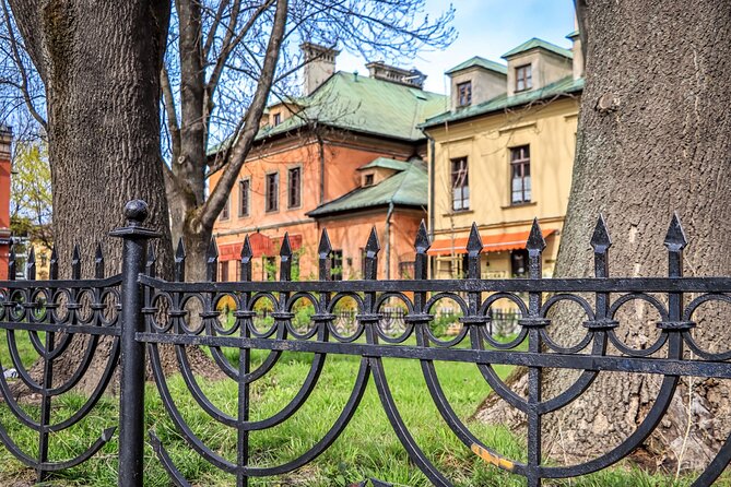Jewish Krakow Walking Tour - Eagle Pharmacy: seeing the Eyewitness Site from Outside