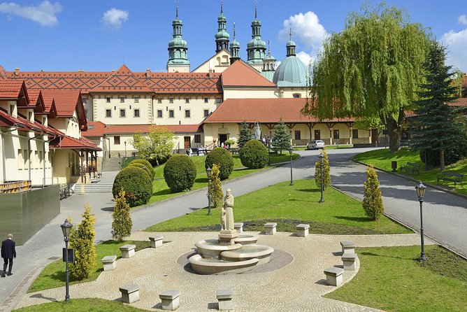 John Paul II Route Guided Tour With Private Transport - Morning logistics: private pickup that keeps you on schedule