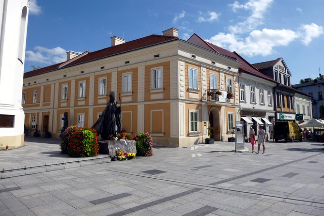 "John Paul II Route" PRIVATE -Wadowice, Kalwaria Z.-Łagiewniki - Stop 2: John Paul II Family Home and Museum (1 hour 30 minutes, ticket included)