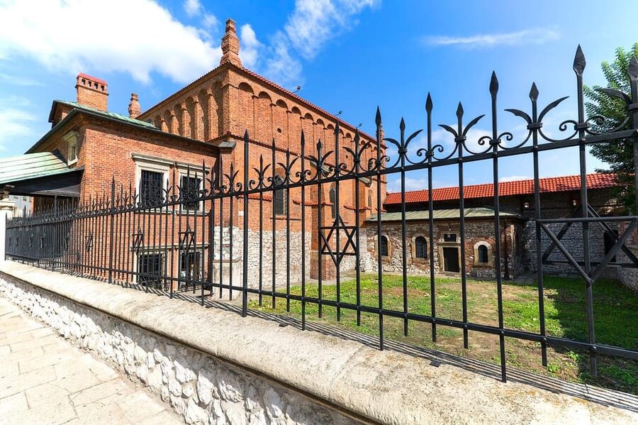 Kazimierz Jewish Quarter Tour & Schindler's Factory Guided - From tragedy to memory: the Second World War section in plain language