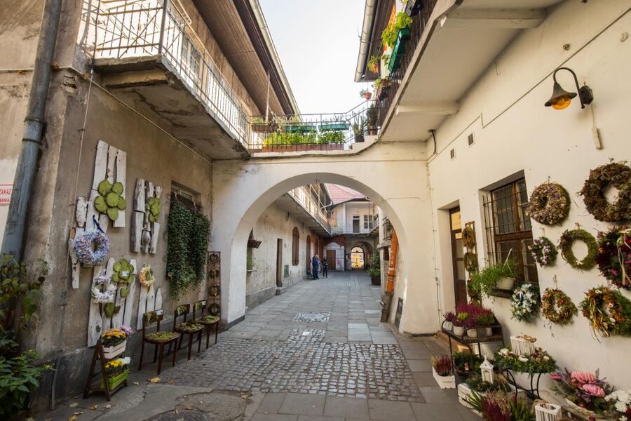 Kazimierz, Schindler's Factory & Ghetto Guided Tour - What makes this tour feel real