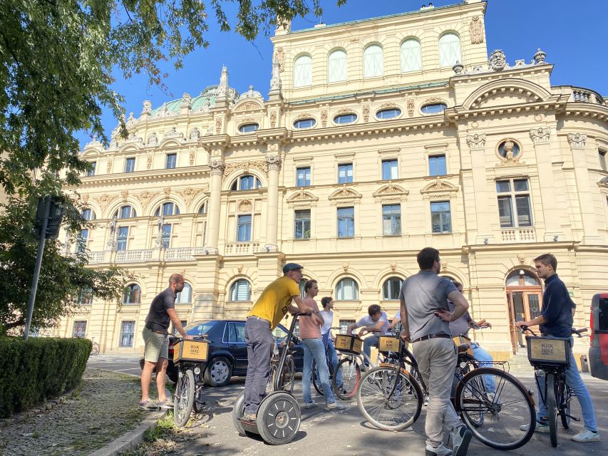 Krakow: 2h Kazimierz (Jewish Quarter) Bike Tour - Languages and group setup: easy to match your comfort