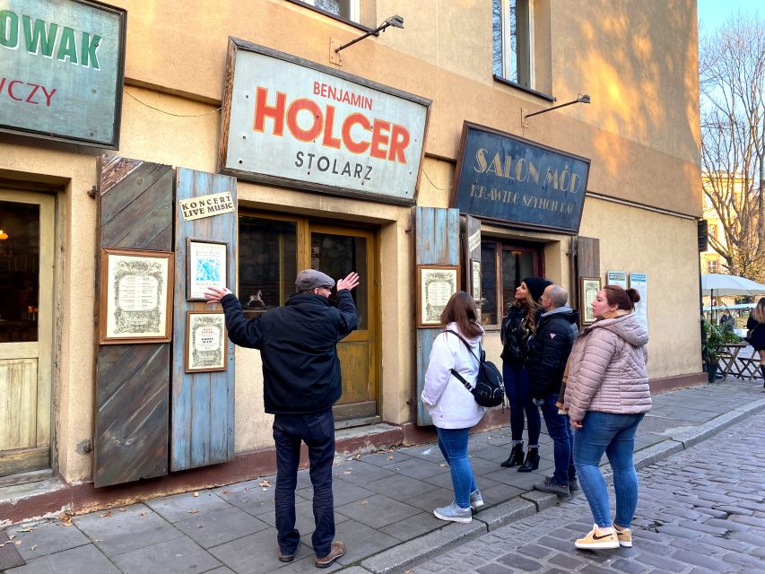 Krakow: 2h Kazimierz (Jewish Quarter) Walking Tour - Kazimierz today, art cafés, and the weight of history