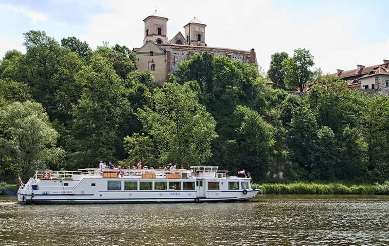 Krakow: 4,5-hours Sightseeing Cruise to Tyniec - Commentary, audio guides, and the language mix that helps you follow along