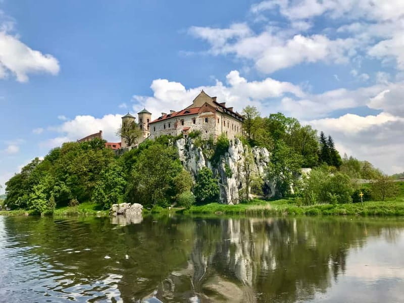 Krakow: 4,5-hours Sightseeing Cruise to Tyniec - How the cruise routes past Krakow sights without turning into a bus tour