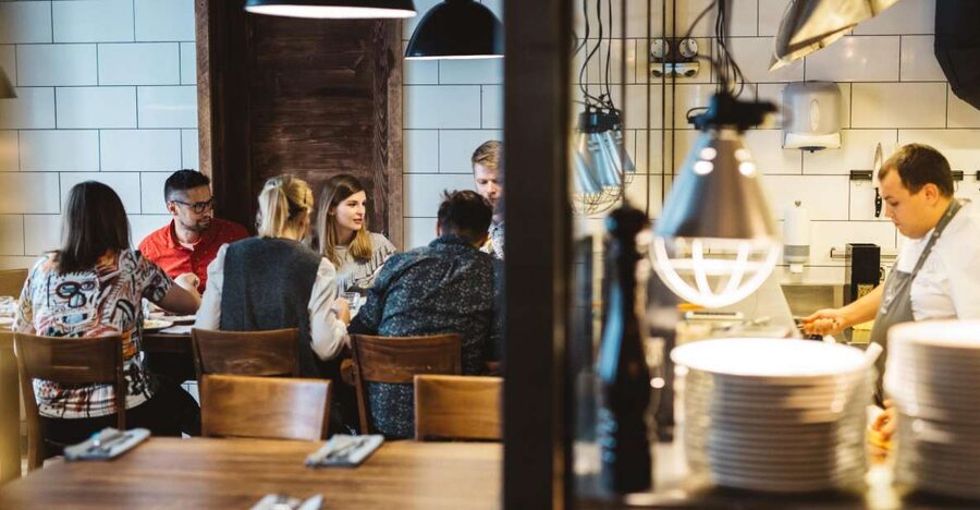 Krakow: 4-Hour Polish Food Tour - Finding the tour start in Kazimierz, Plac Wolnica and the 3 Musicians