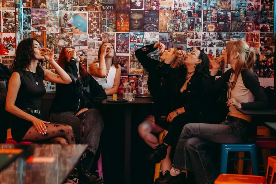 Krakow: 6 pm Tipsy Bar Tour With Karaoke+Twist (Thu-Fri-Sat) - Stop 1: the 1-hour unlimited vodka, gin, rum, and beer