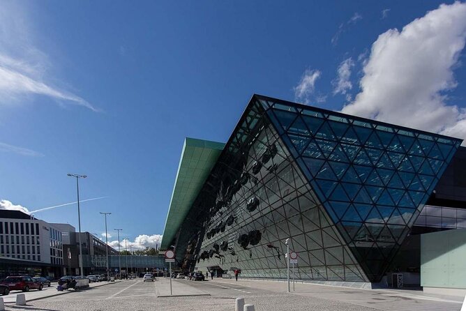 Krakow Airport Exclusive Transfers VIP Service - Why this VIP airport transfer is appealing in Krakow