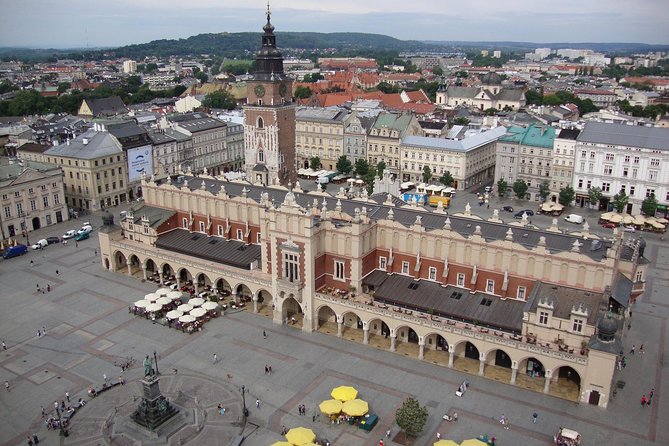 Krakow and Wieliczka Salt Mine Tour from Wroclaw - Local guides included - Wieliczka Salt Mine: 327 meters down and the Chapel of St Kinga