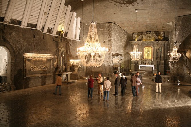 Krakow and Wieliczka Small Group Tour from Warsaw with Lunch - A very early start from Warsaw, with an 8-person group