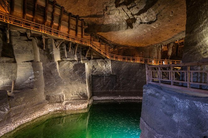 Krakow and Wieliczka Small Group Tour from Warsaw with Lunch - The guide and driver factor: English helps, but quality is everything