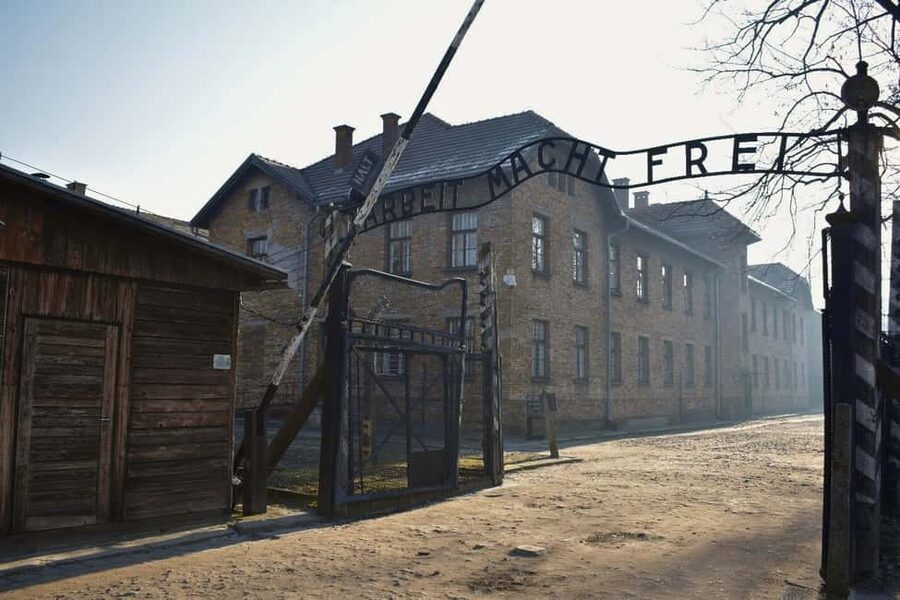 Krakow: Auschwitz-Birkenau Guided Tour or Self-Guided Tour - How the day trip from Krakow to Oświęcim actually plays out