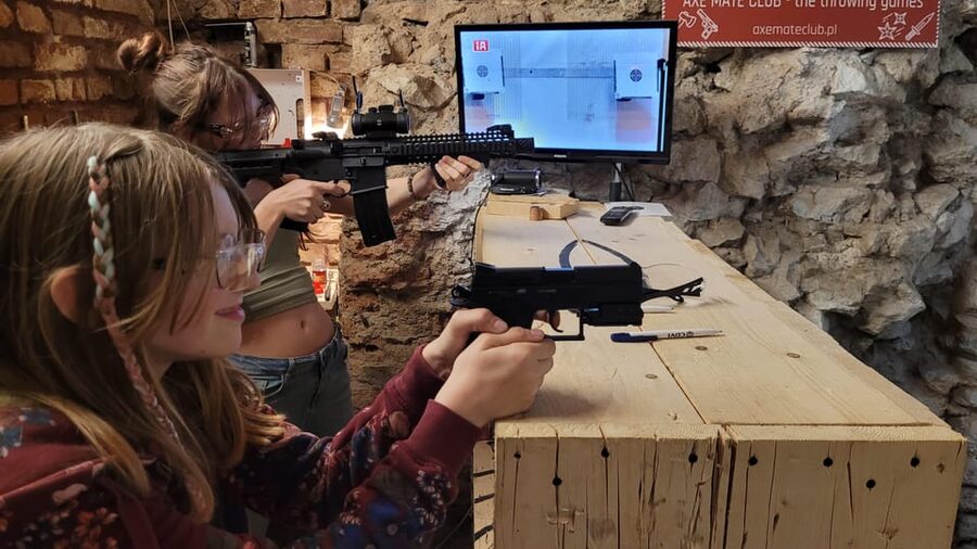 Krakow: Axe Mate Club Shooting Range Entry Ticket - The briefing: safety rules, stance practice, and what you should expect first