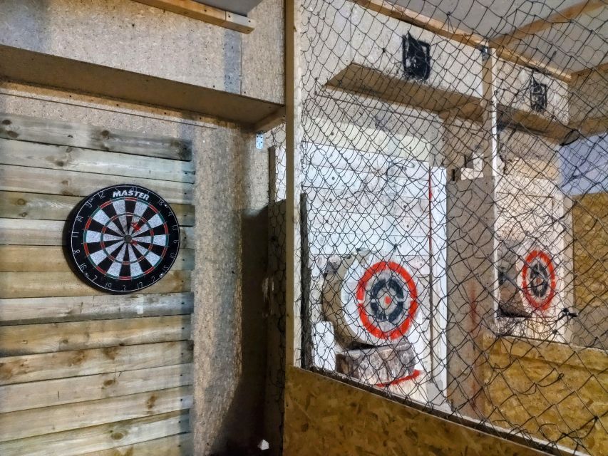 Krakow: Axe Throwing Fun - Practical Tips for Your MAD AXE Throwing Krakow Session