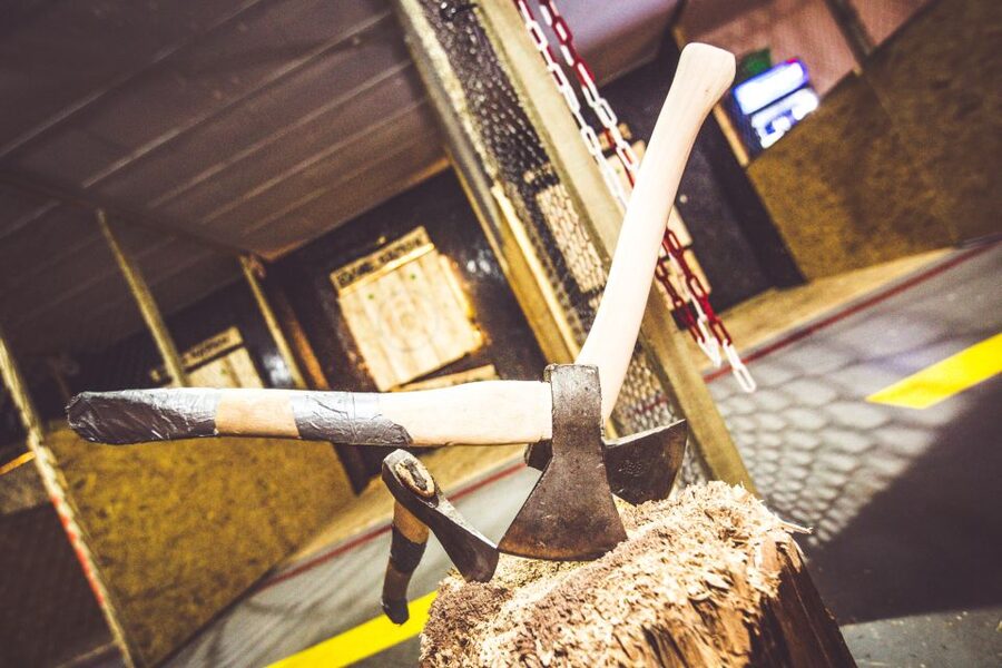 Kraków: Axe-Throwing in Axe Nation, the First Club in Europe - What to wear and how to show up ready