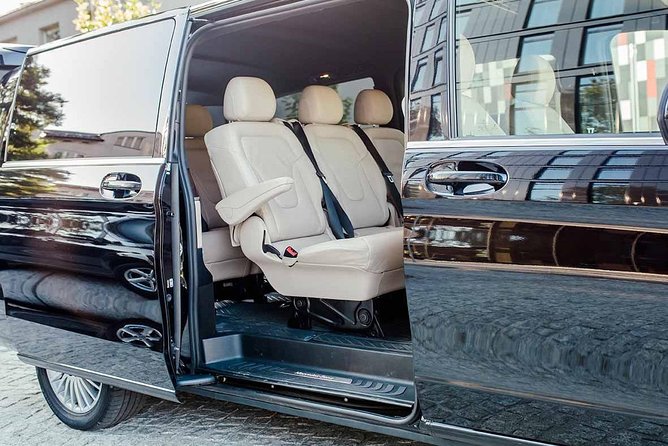 Krakow Balice Airport Shuttle Bus - How the transfer works with three stops on the way to Krakow