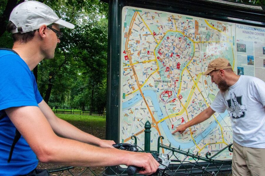 Krakow: Bike Tour of Old Town, Jewish Quarter and the Ghetto - Kazimierz and the Jewish Quarter: the ride turns quieter, the stories get heavier