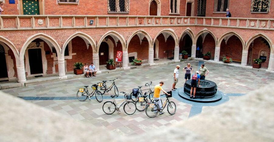 Krakow: Bike Tour of Old Town, Jewish Quarter and the Ghetto - From Main Market Square to Juliusz Słowacki Theatre: getting the map in your head