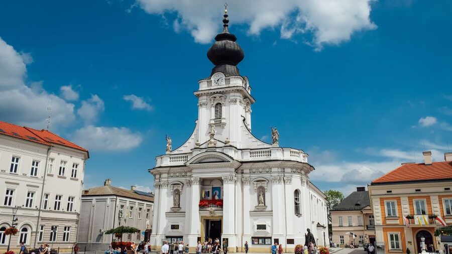 Krakow: Black Madonna of Częstochowa & Home of John Paul II - Częstochowa Drive: The 80 Mile Reset Between Two Big Sites
