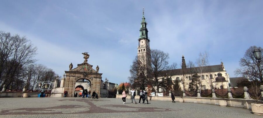 Krakow: Black Madonna Sanctuary of Czestochowa - Guided Tour - Key things to know before you go