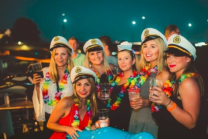 Krakow Boat Party - Rynek Główny club hopping: shots, free entry, and why the walking matters