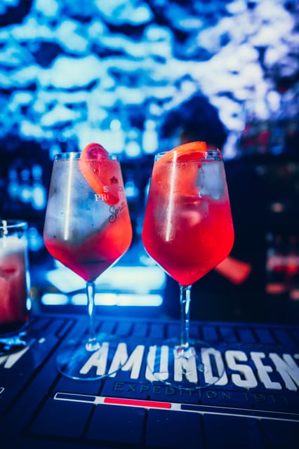 Krakow: Bottomless Brunch with 3-Course Meal and Drinks - Dessert: cake to close the meal