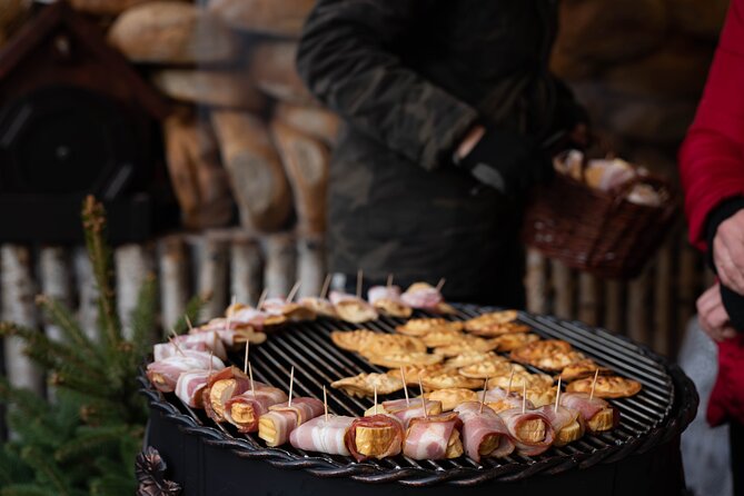 Krakow Christmas Market Immersive Tour - Back to Rynek Glowny: Polish chocolate company stories and a sample
