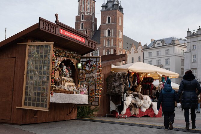 Krakow Christmas Market Immersive Tour - Starting at plac Mariacki 7, and why the location matters