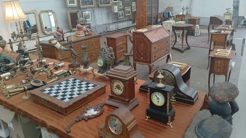 ☆★☆️Kraków☆★☆ Communist▫Flea▫Market▫Tour+Collectors⚡Boost️⚡ - Balicka Flea Market: Soviet-Era Finds, Camera Runs, and Real Bargaining