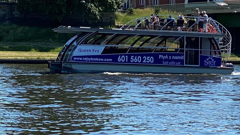 Krakow: Day or Night Vistula River Cruise with Audio Guide - Day cruise vs night cruise, Which one fits your trip