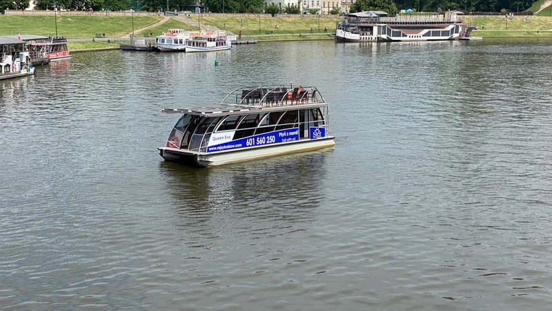 Krakow: Day or Night Vistula River Cruise with Audio Guide - Value for money, When $18 feels like a win