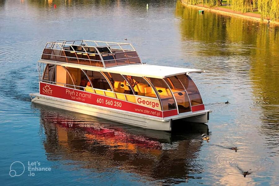 Krakow: Day or Night Vistula River Cruise with Audio Guide - The 45 minutes that matter, Passing Wawel to the Church on the Rock