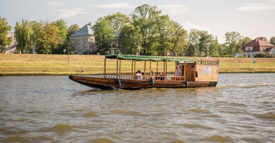 Krakow: Early Bird Vistula River Sightseeing Cruise - Key highlights worth clocking