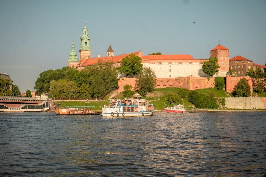 Krakow: Early Bird Vistula River Sightseeing Cruise - Why the Vistula cruise is such a fast way to orient in Krakow