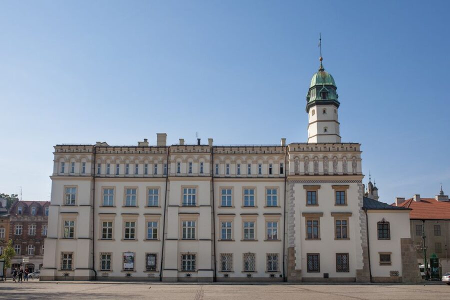 Krakow: Ethnographic Museum Entry Ticket - Esterka’s House: temporary exhibitions in a vaulted basement