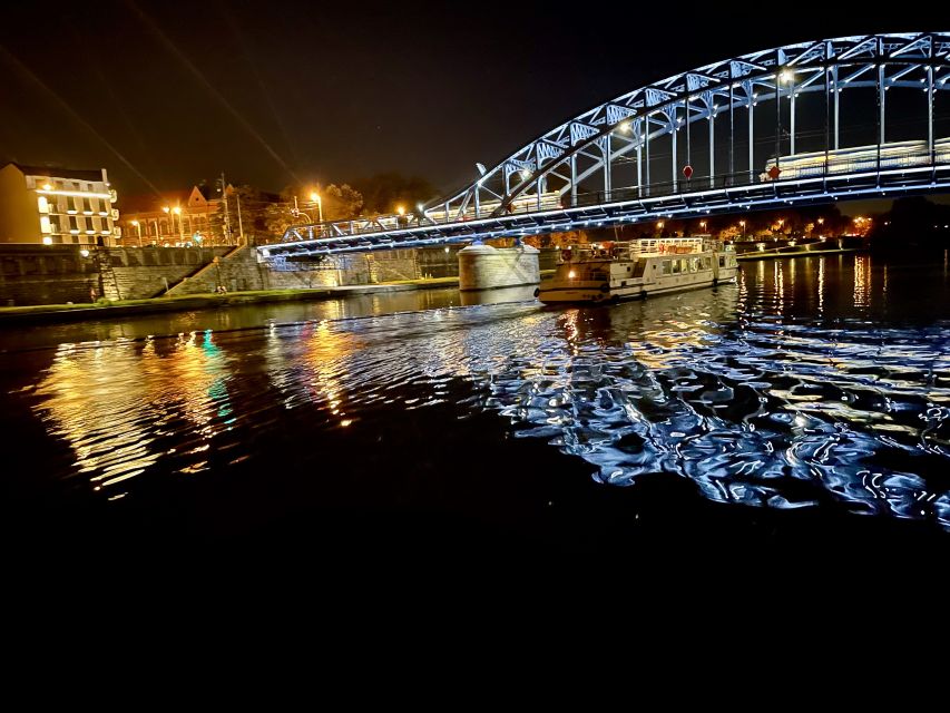 Krakow: Evening Cruise with a Glass of Wine - Key things I’d zero in on
