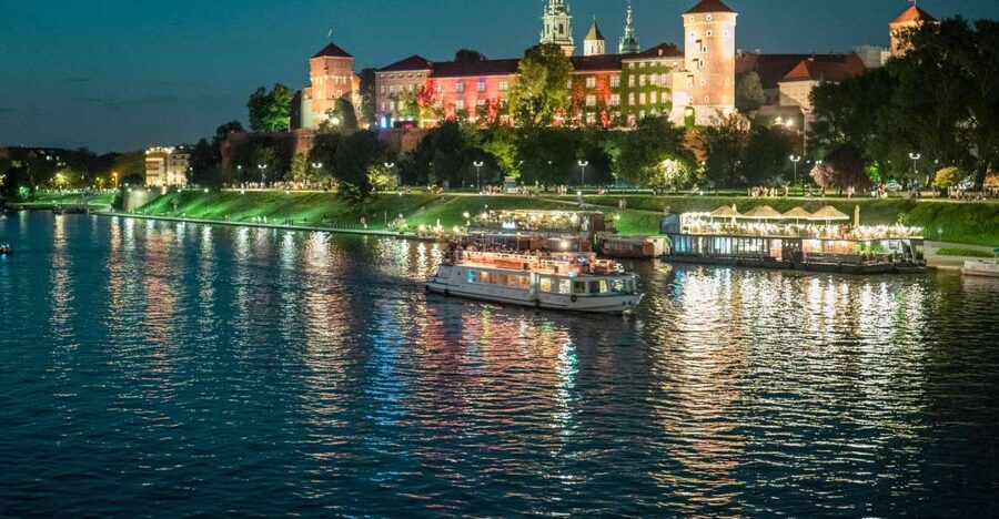 Krakow: Evening Cruise with a Glass of Wine - Where to meet Kapitan Victor (and not waste your evening)