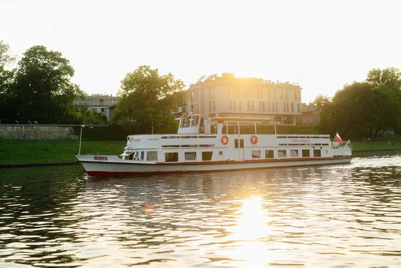 Krakow: Evening or Night Sightseeing Cruise - The Cruise Pace: 50 Minutes Down the Vistula at Night