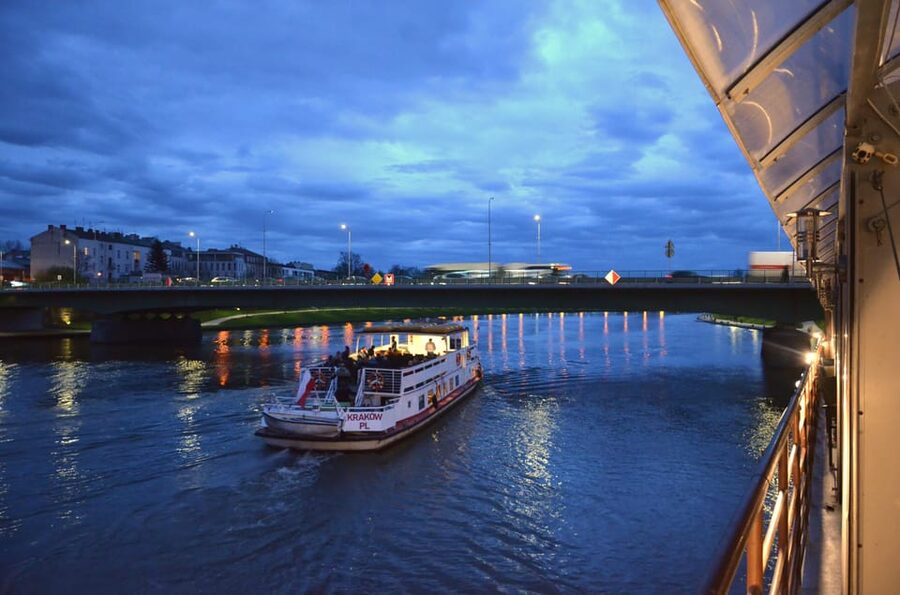 Krakow: Evening or Night Sightseeing Cruise - What You Actually Get for $23