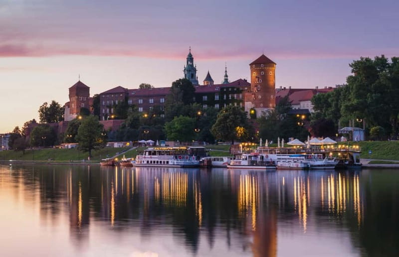 Krakow: Evening or Night Sightseeing Cruise - Wawel Castle Illuminated: The UNESCO Moment