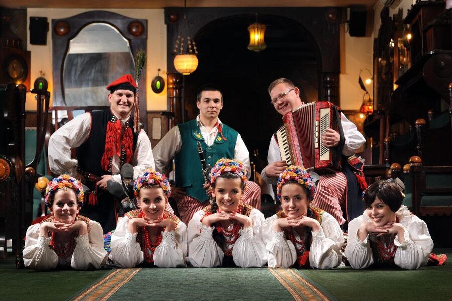 Krakow: Folk Show & 3-Course Dinner at Jama Michalika Café - Key things I’d plan around