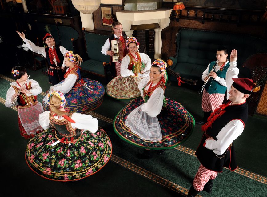 Krakow: Folk Show & 3-Course Dinner at Jama Michalika Café - Audience participation, what it means and how to enjoy it