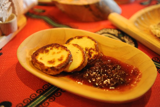 Krakow: Food Tour of 10 Tastings with Pierogi, Vodka & More - Plac Nowy 4B: zapiekanki, vodka, and Jewish district stories to start