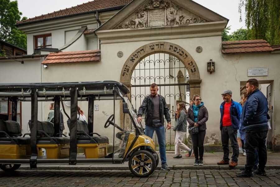 Krakow: Golf Cart City Sightseeing Tour By Old Town District - The 50-minute rhythm, with pickup and a pro audio setup