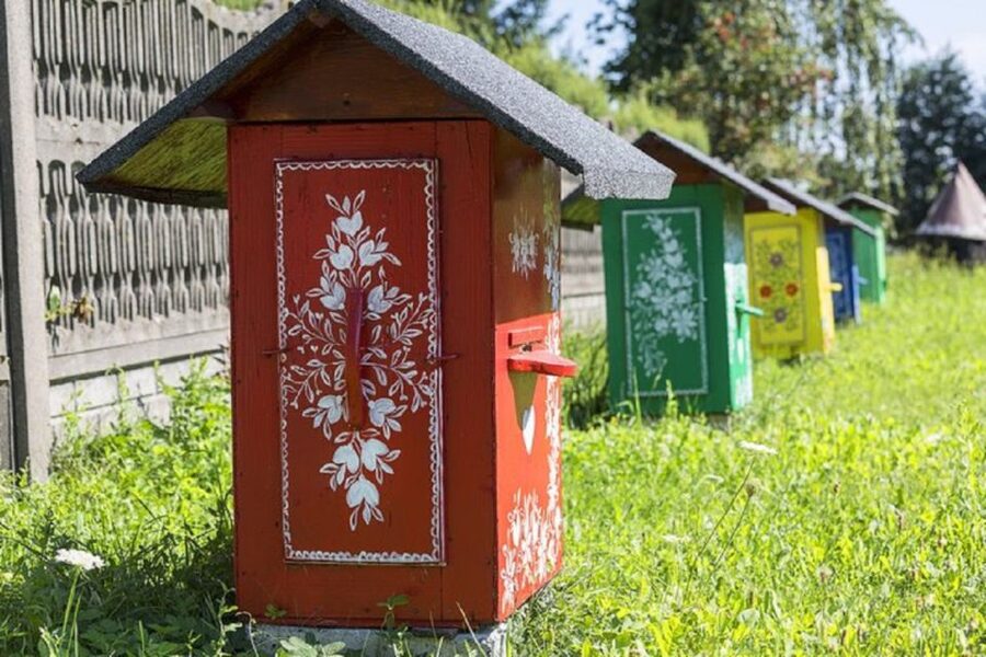 Krakow: Guided Day Tour of Zalipie Village & Museum Entry - The Souvenir Shop Stop: Handmade Crafts You Can Use Later